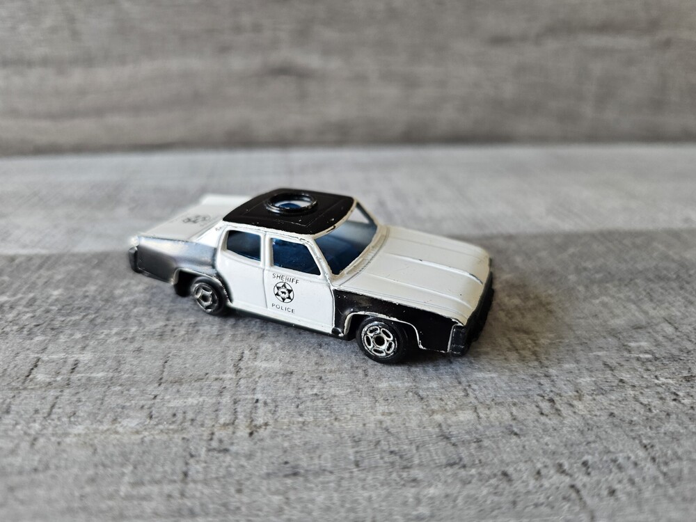 1972 AMC Matador Matchbox Diecast Summer Sheriff Car 8583-4 Hong Kong
